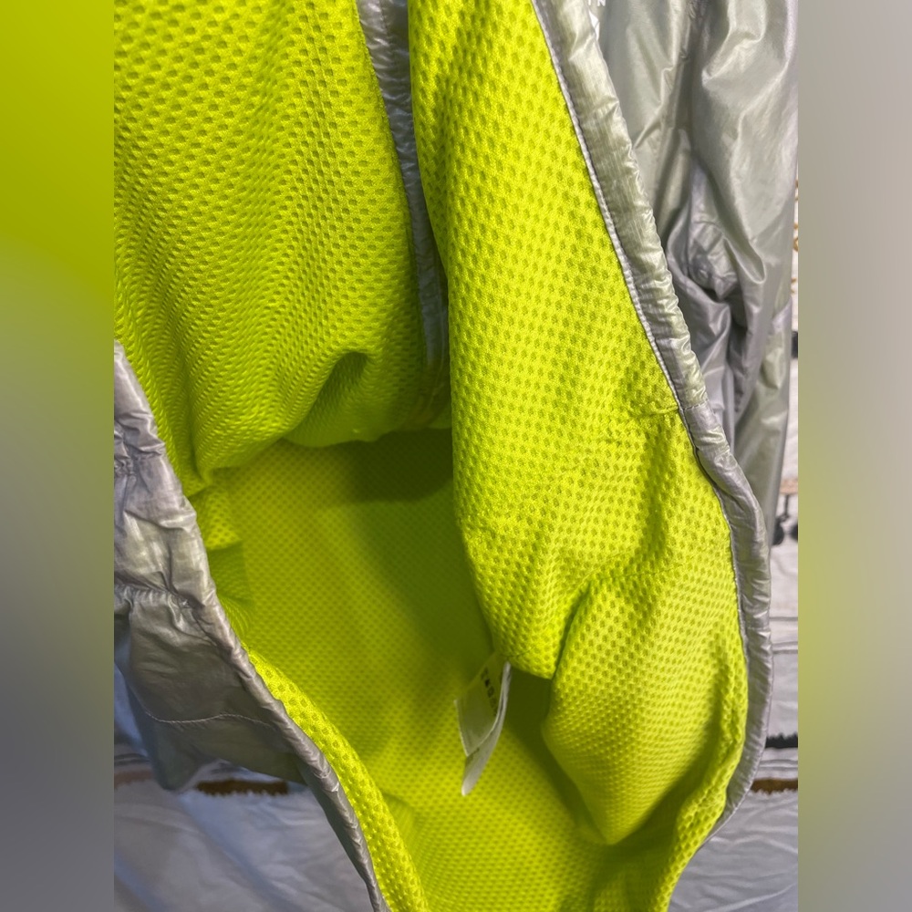 🎀SOLD!🎀 #108 $130 Mountain Hardwear Ghost Lite Pro Jacket Lime Green/Silver L - Picture 9 of 12